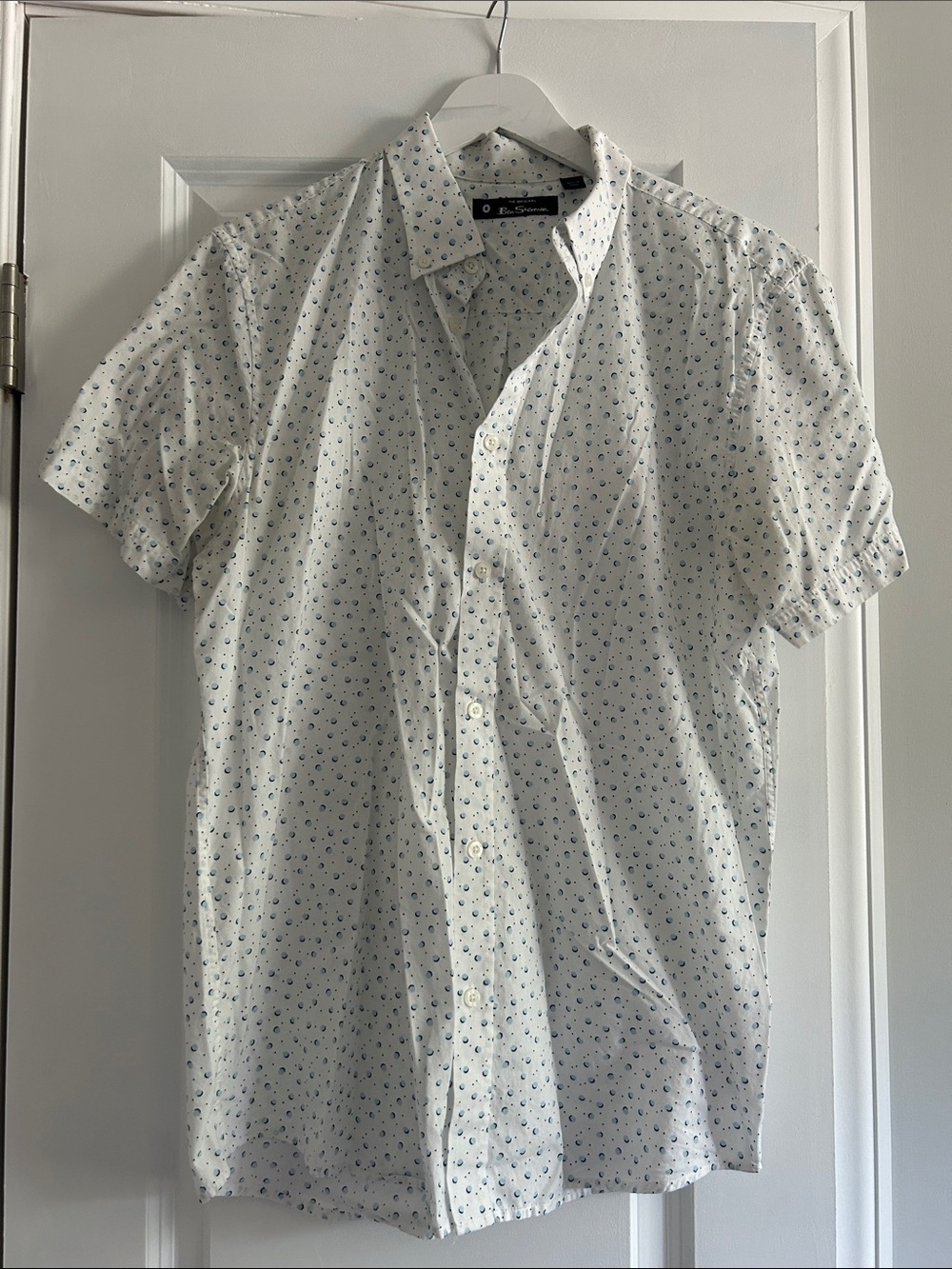 Ben Sherman Men’s White Short-Sleeve Button Down Shirt with Blue Micro Print